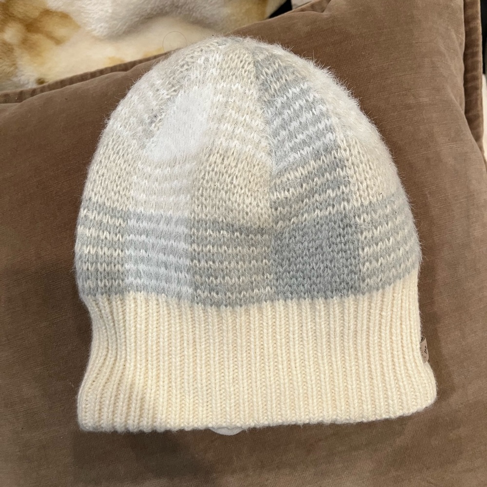 Columbia fleece lined beanie (small)